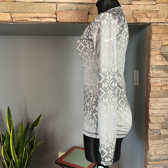 Nike Pro Running Gym Athletic Stretch Top Mod Print Active Layering Gray White S - Picture 5 of 10
